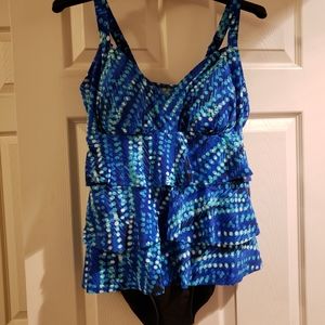 NEW - Croft & Barrow NWOT swimsuit. 14.
